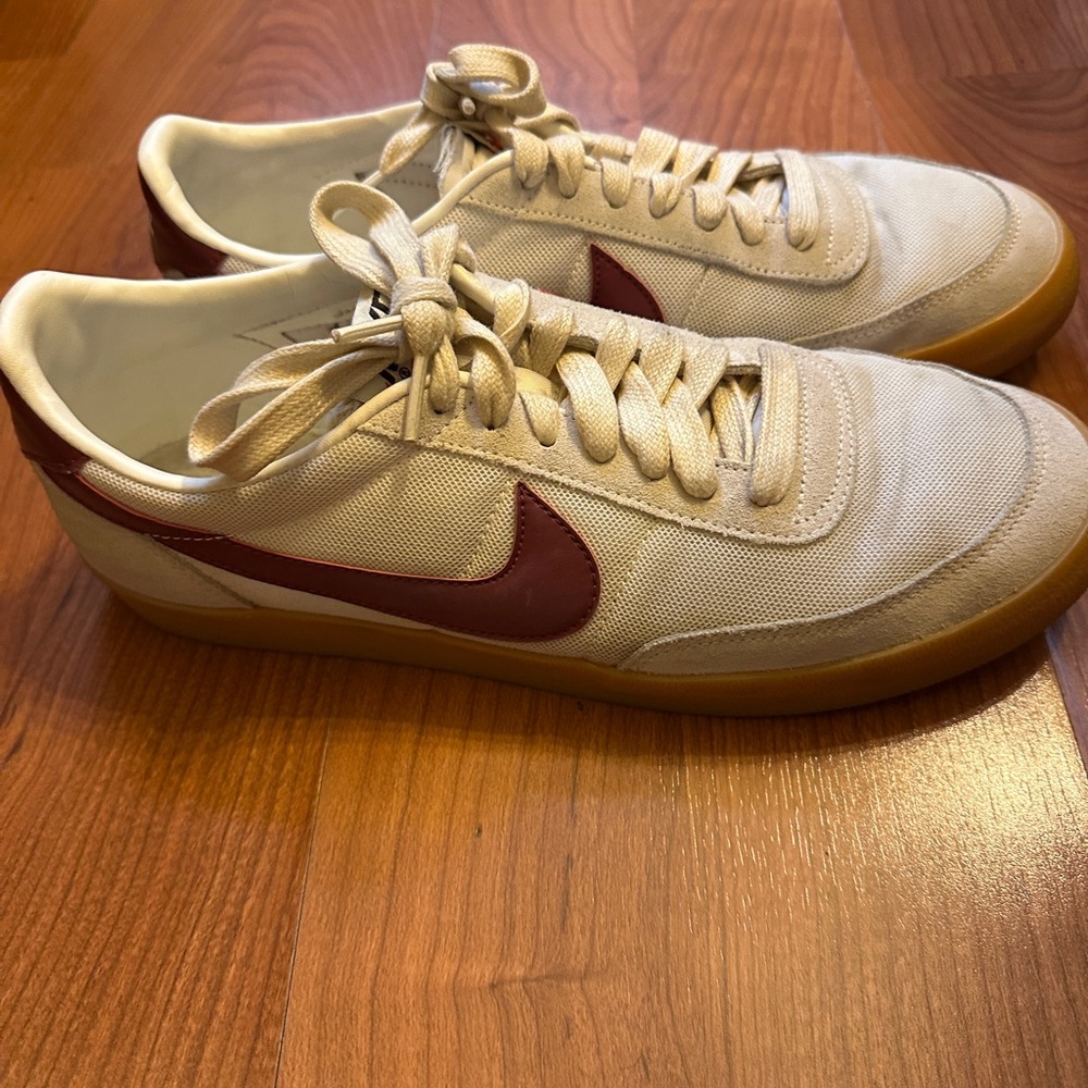 Nike Men's Cream and Maroon Sneakers lightly used.